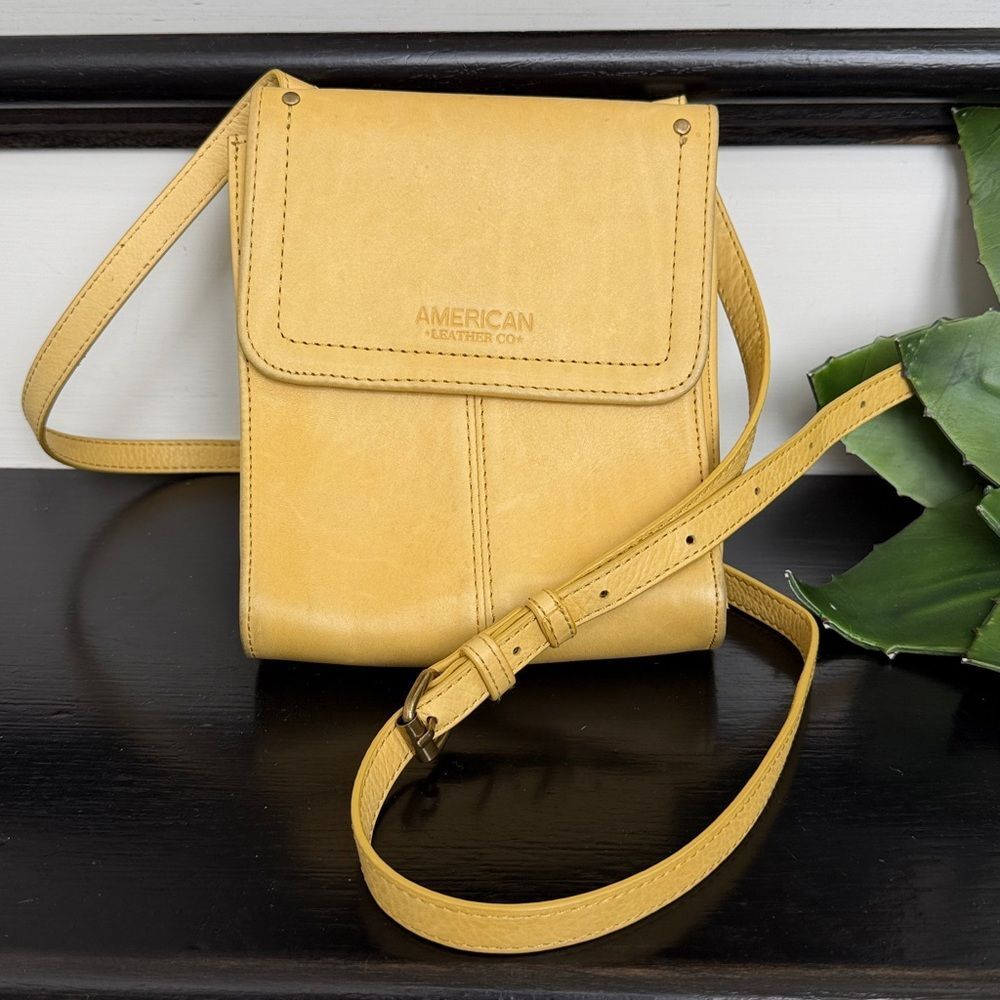 American Leather Co genuine leather crossbody shoulder purse, like new spring